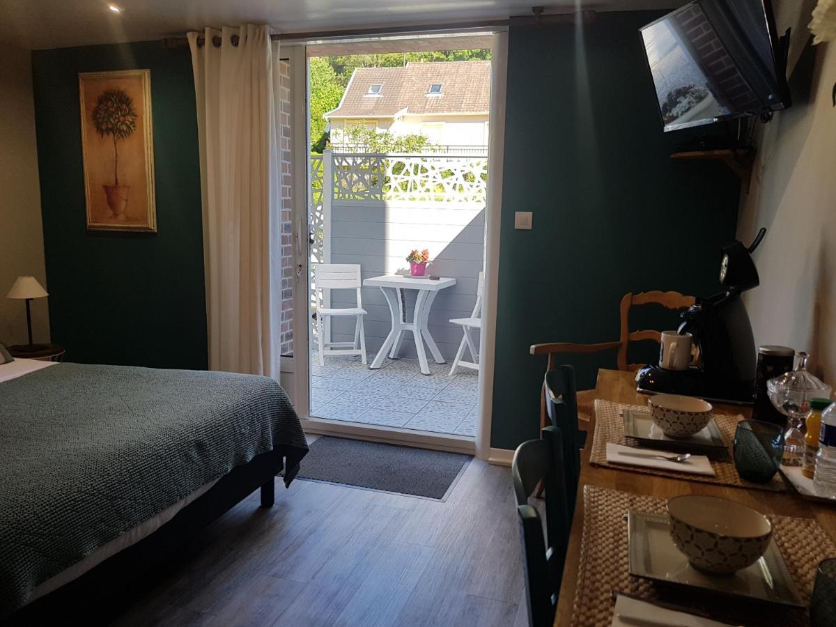 Les Lupins Bed & Breakfast Etretat Exterior photo